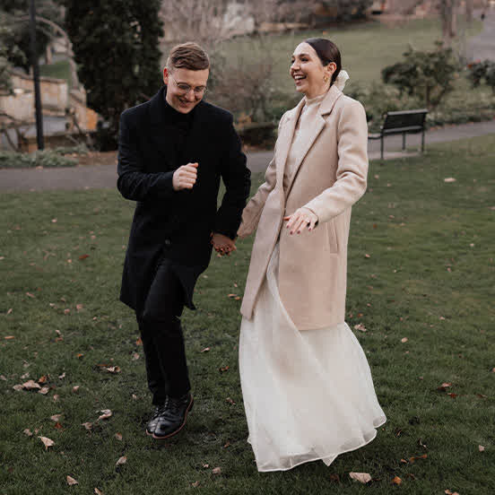 Choosing a Darwin Celebrant for a Cheap or Simple Wedding